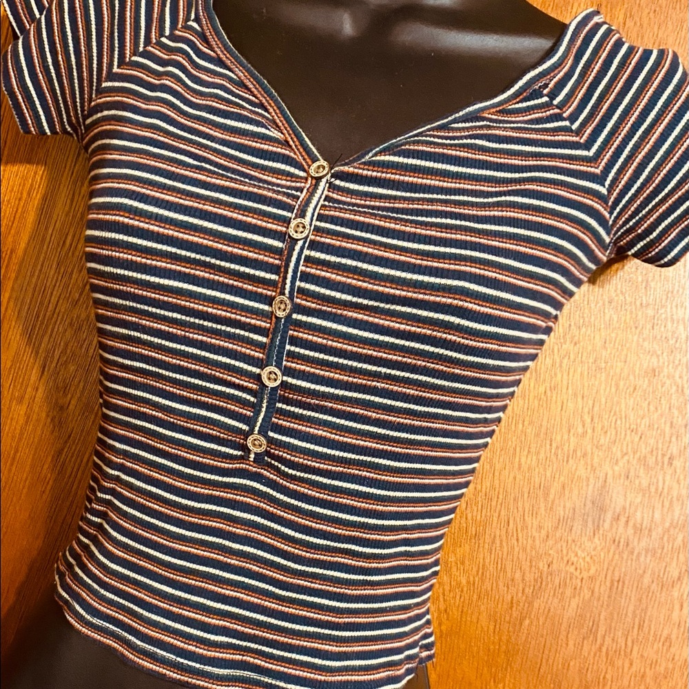 FASHION NOVA•NAVY BLUE MULTICOLOR CROP TOP